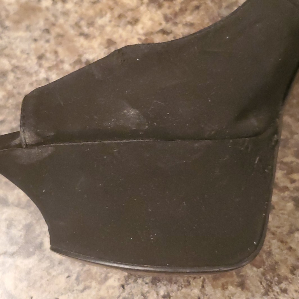 Platform Heels - Picture 6 of 7